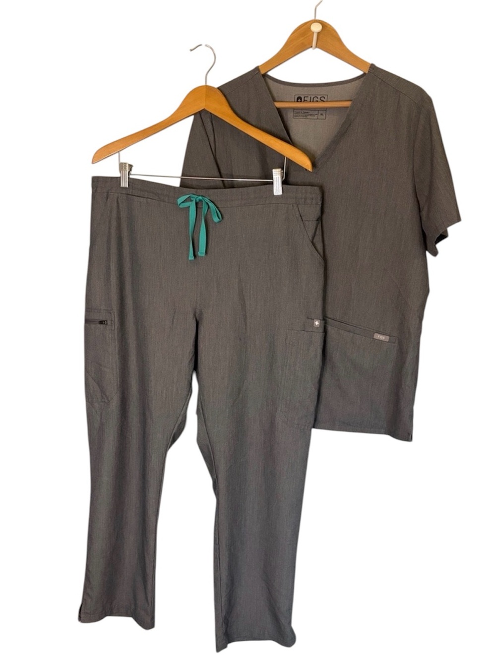 Figs Graphite Scrub Set Casma Scrub Top Size XL Yola Scrub Pants Size XL/P